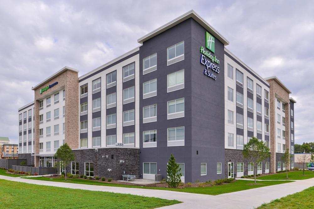 Holiday Inn Express & Suites Mall Of America - Msp Airport Bloomington Exterior photo